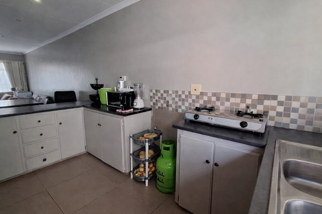 2 Bedroom Property for Sale in Langenhovenpark Free State